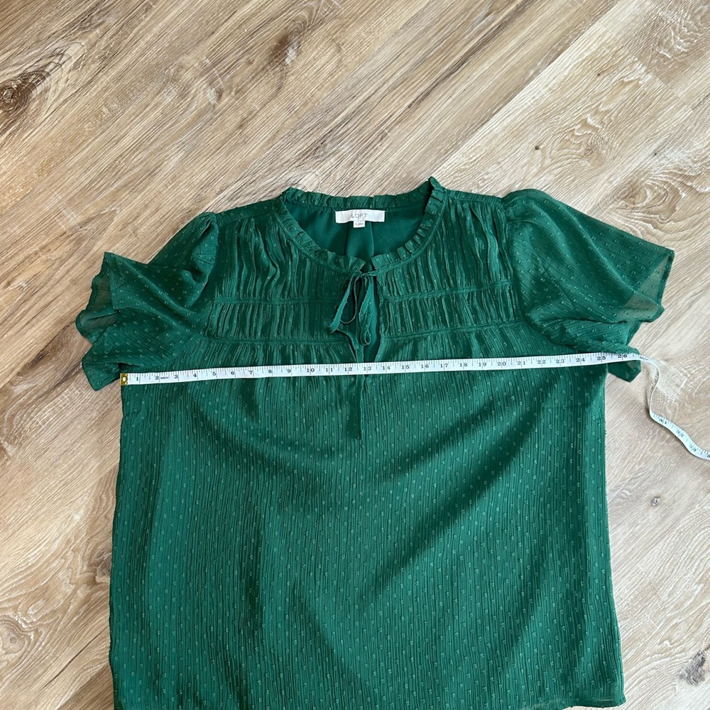 LOFT Emerald Green Short Sleeve Pintuck Tie-Neck Blouse - Picture 2 of 5